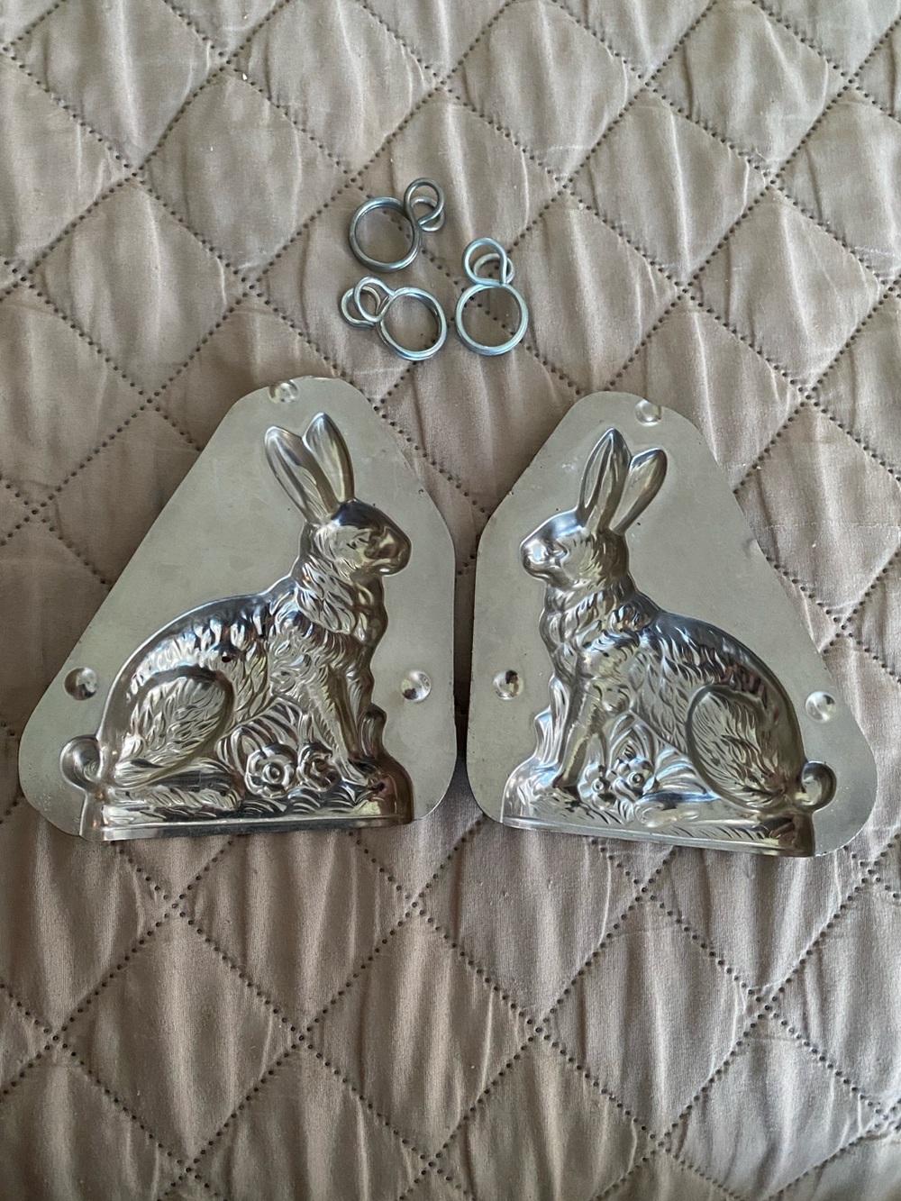 Vintage Holland Handicrafts Rabbit 4044 Bunny Chocolate Mold - Picture 6 of 10